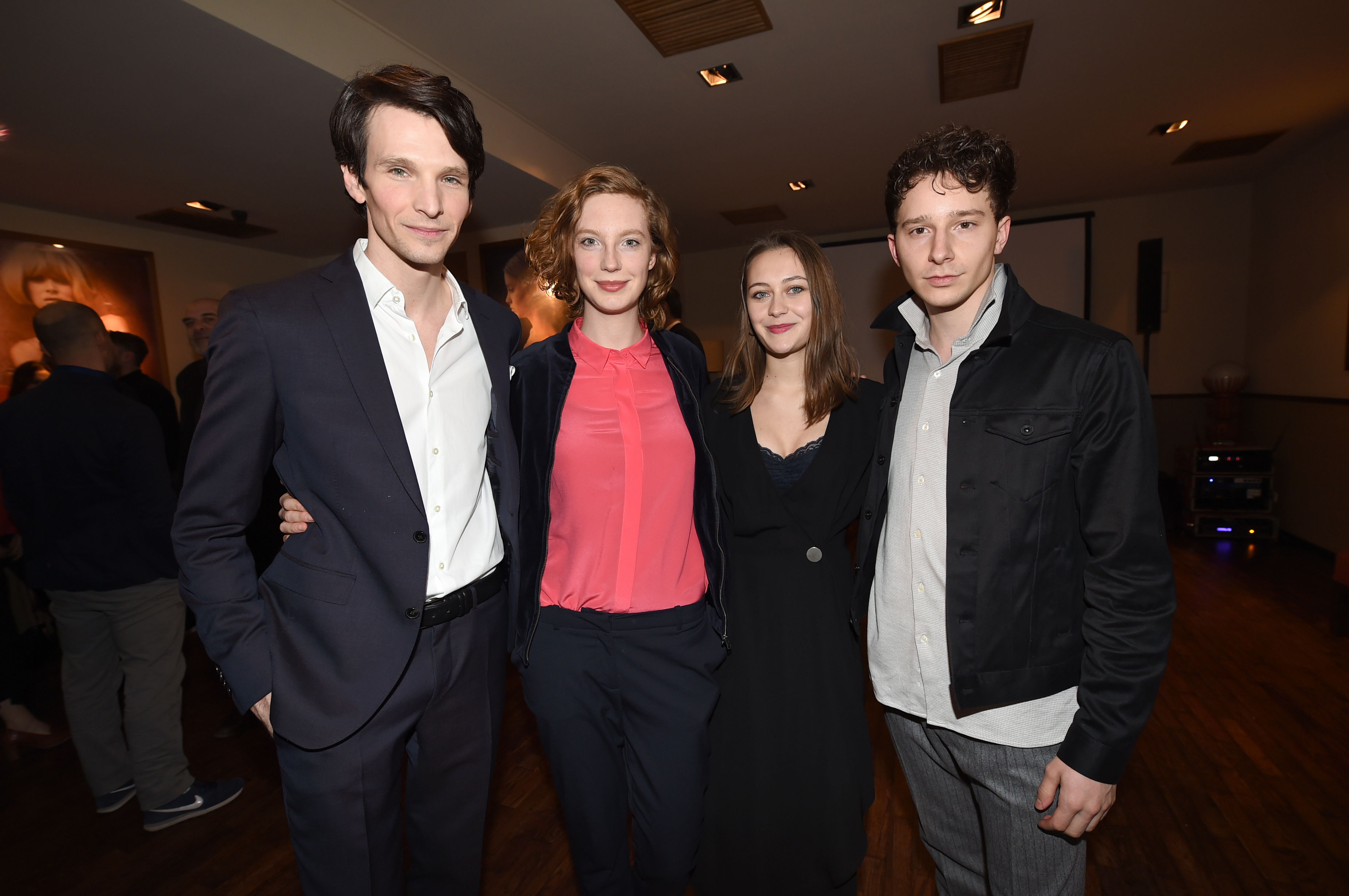 Sabin Tambrea, Luise Wolfram, Mercedes Müller und Jonathan Berlin beim UFA Tribute to the next Generation-Dinner im Grill Royal auf der 68. Berlinale.