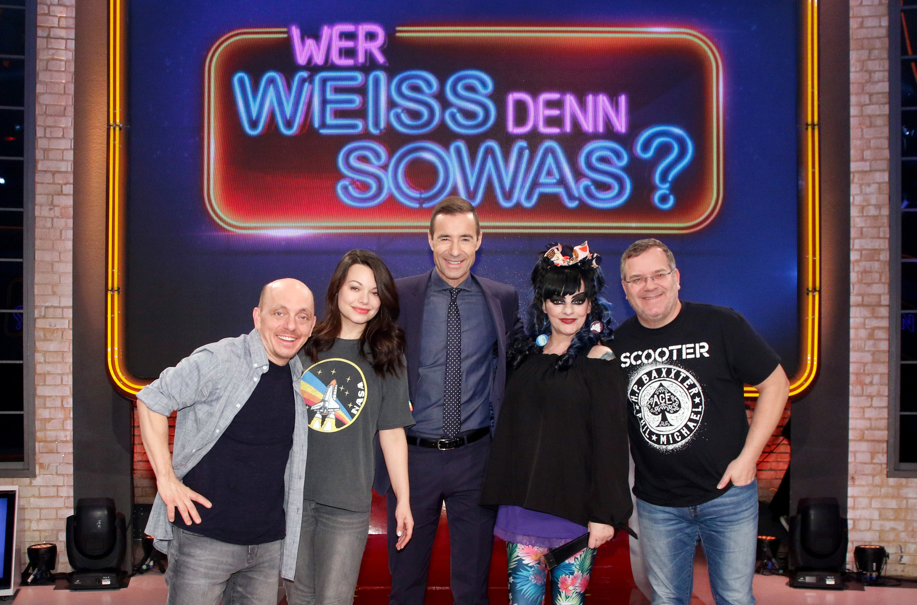 Wer weiß denn sowas?, immer montags bis freitags um 18 Uhr in Das Erste. Wir beginnen am 2. Januar mit Schauspielerin Cosma Shiva Hagen und ihrer Mutter, Sängerin Nina Hagen.