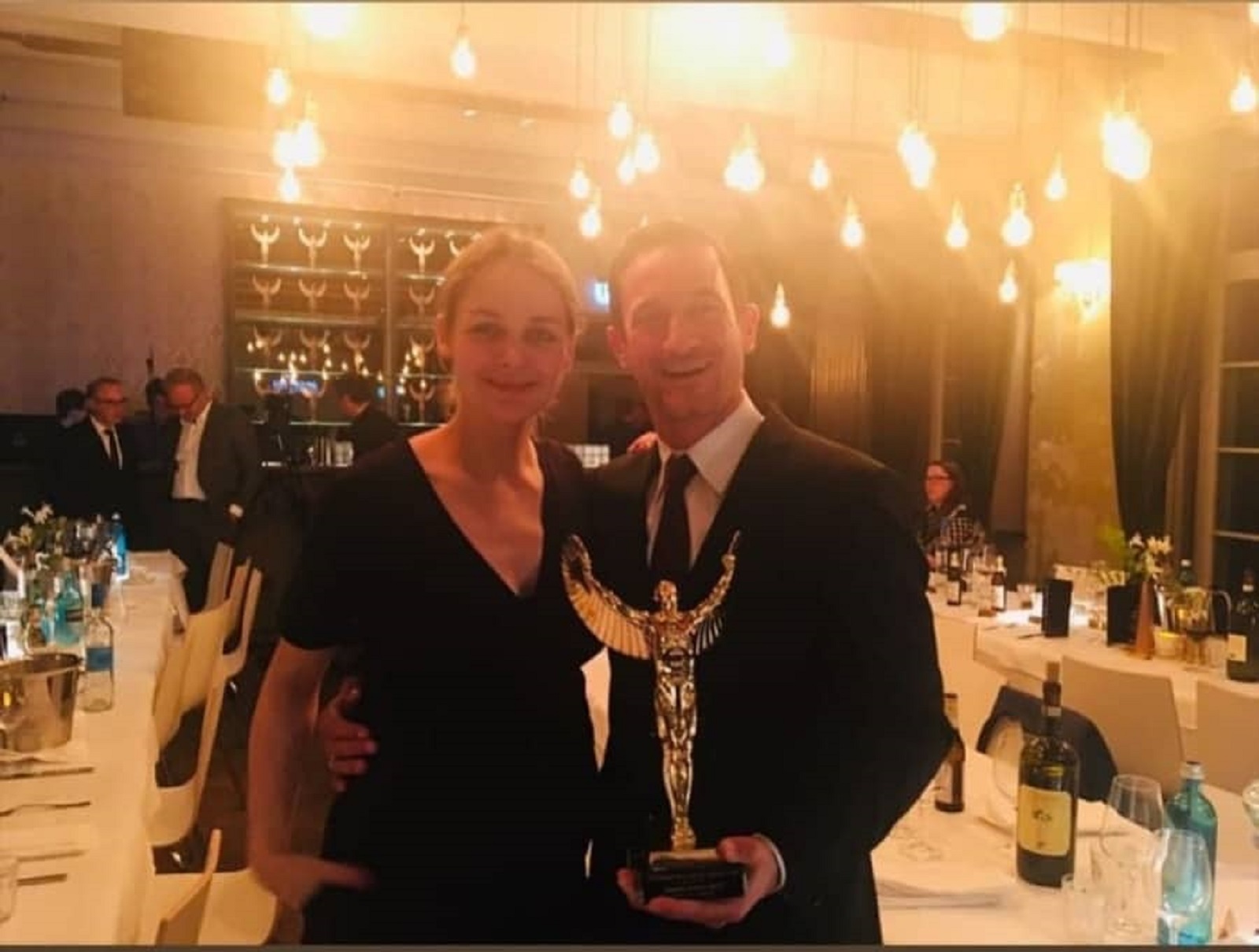 Luise Heyer und Sönke Möhring mit dem Jupiter Award