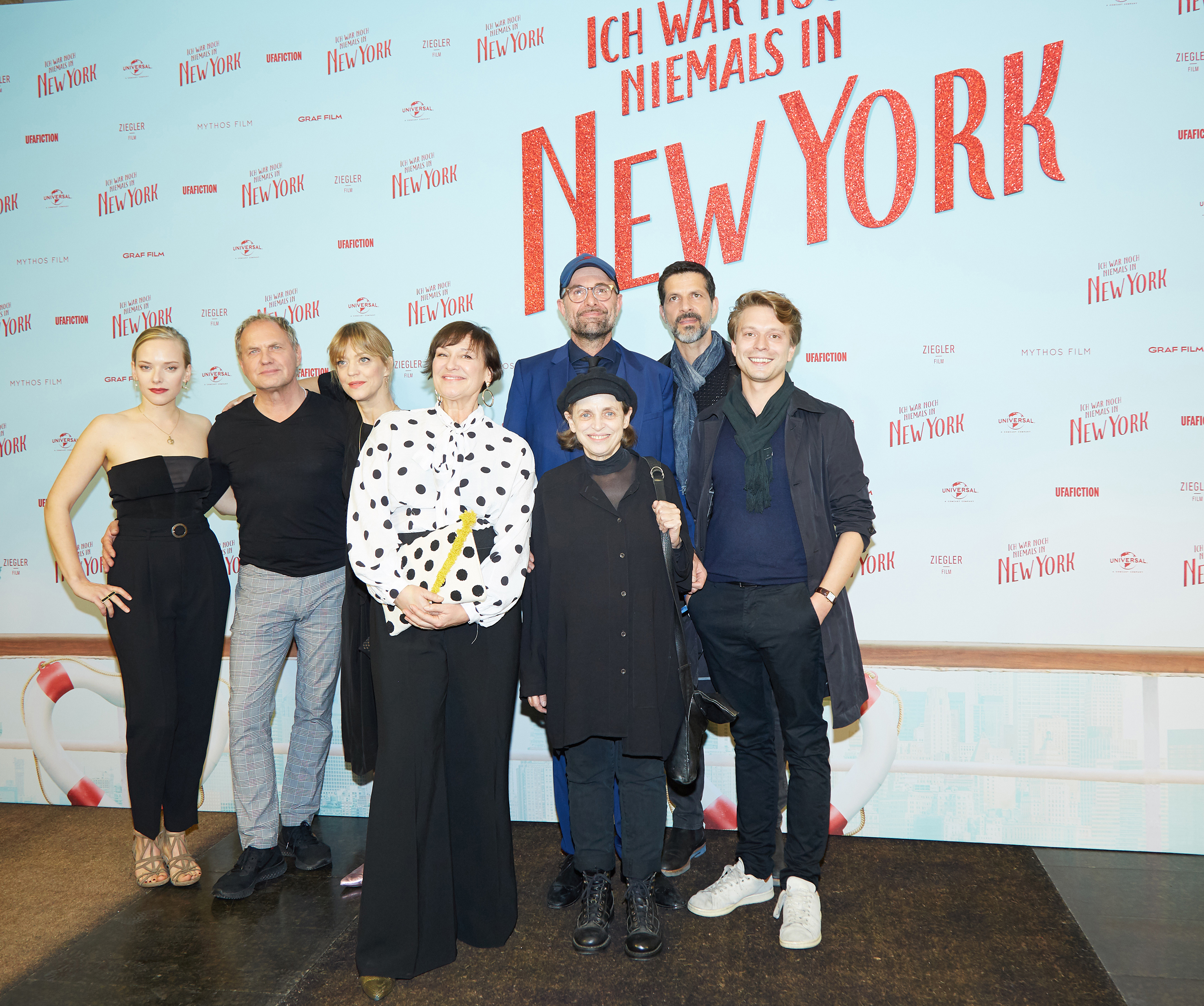 Ich war noch niemals in New York: Regisseur Philipp Stölzl mit dem anwesenden Cast