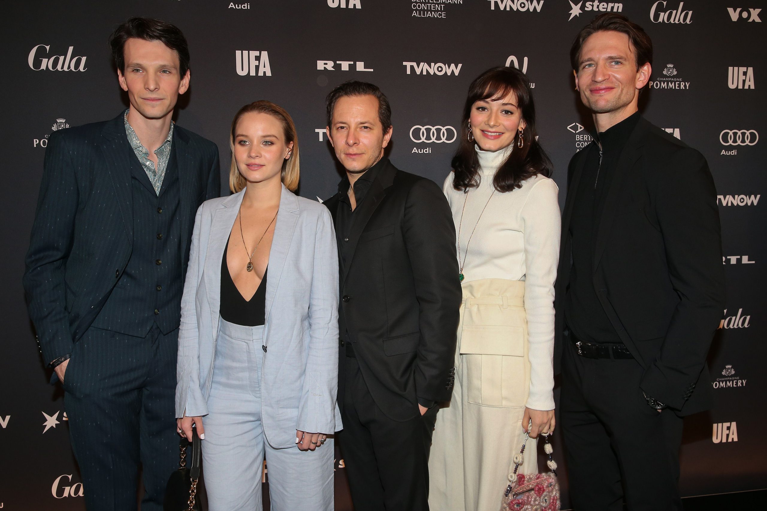 v.l.n.r.: Sabin Tambrea, Sonja Gerhardt, Trystan Pütter, Maria Erich und August Wittgenstein („Ku’Damm“-Cast)