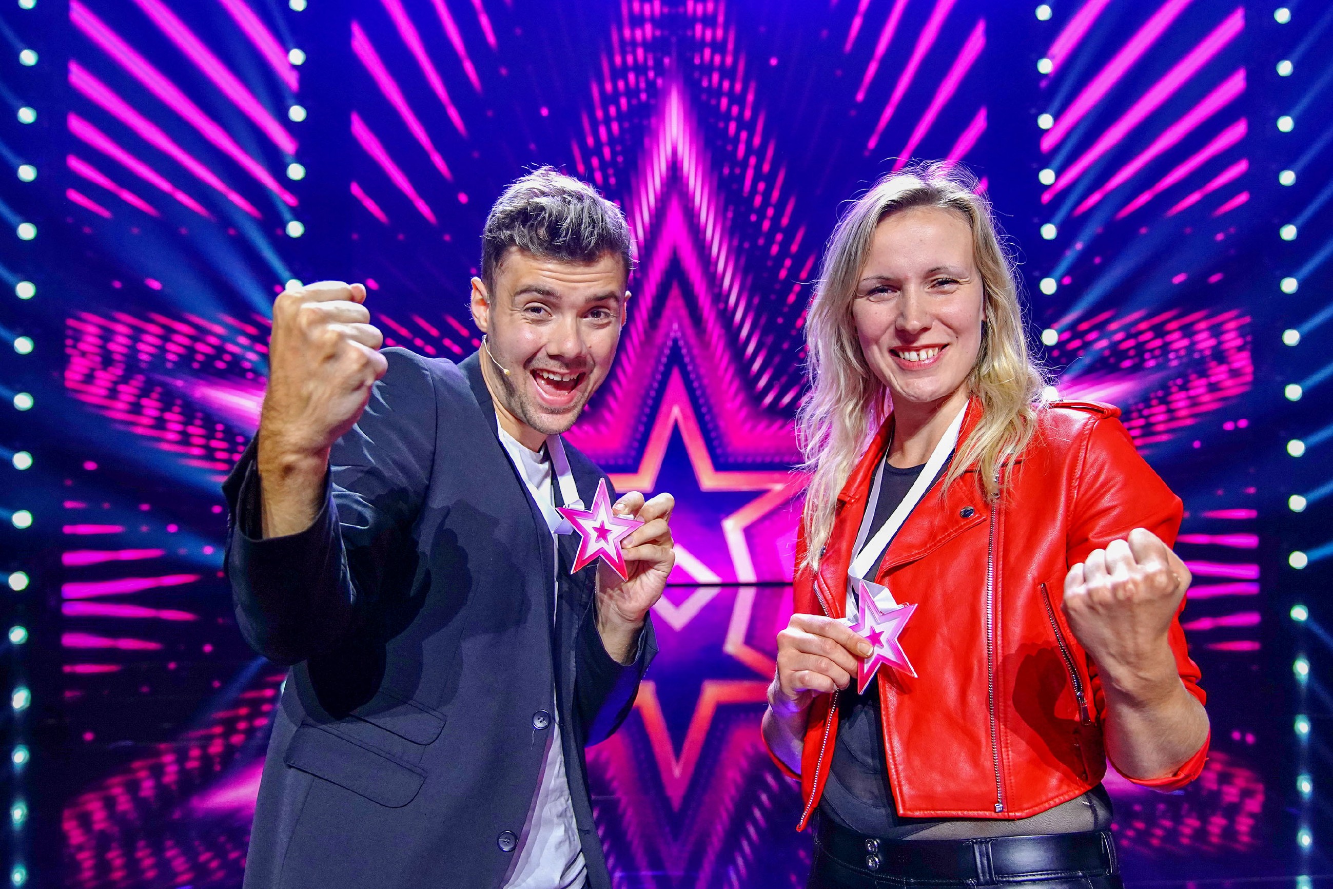 Tänzer Christopher Woschitz und Marléne Pecot und ihre Band "Les Fo'Plafonds" freuen sich auf das Live-Halbfinale