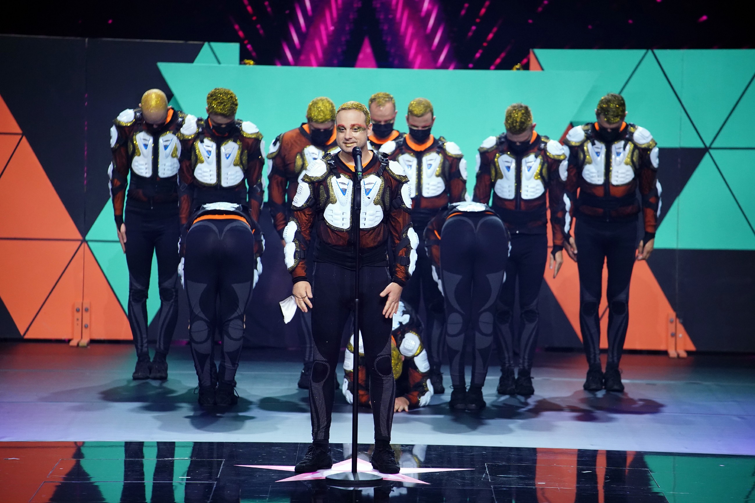 Sebastian Loos und das Männerballett Finsterwalde