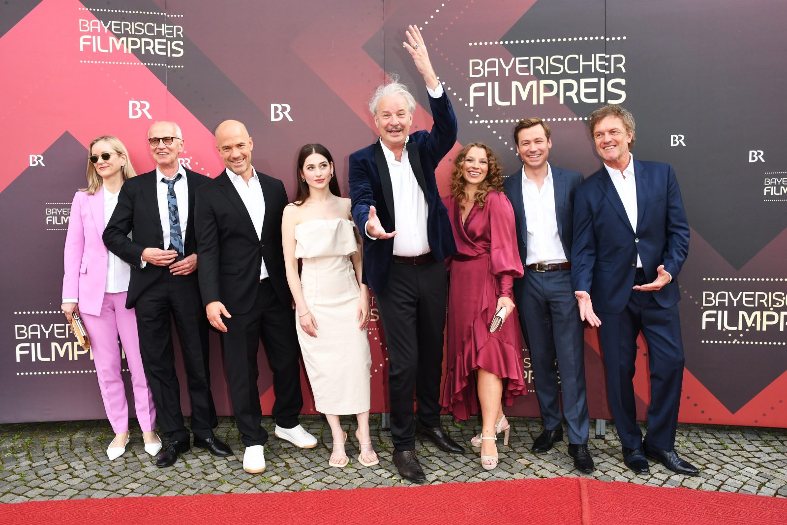 v.l.n.r. Herman Weigel mit seiner Frau Beate, Sebastian Werninger, Deleila Piasko, Leander Haußmann, Antonia Bill, David Kross und Christoph Müller, © Dorothee Falke