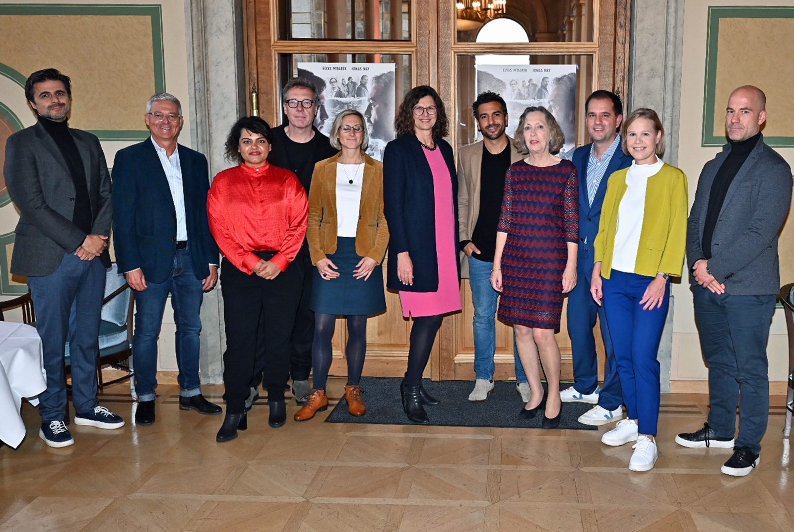  © Bildarchiv Bayerischer Landtag, Foto: Rolf Poss I v.l.n.r. Juan Moreno, Markus Aicher, Sara Fazilat, Hermann Florin, Dr. Sonja Veelen, Ilse Aigner, Elyas M’Barek, Sissi Pitzer, Hannes Heyelmann, Verena Nierle, Sebastian Werninger