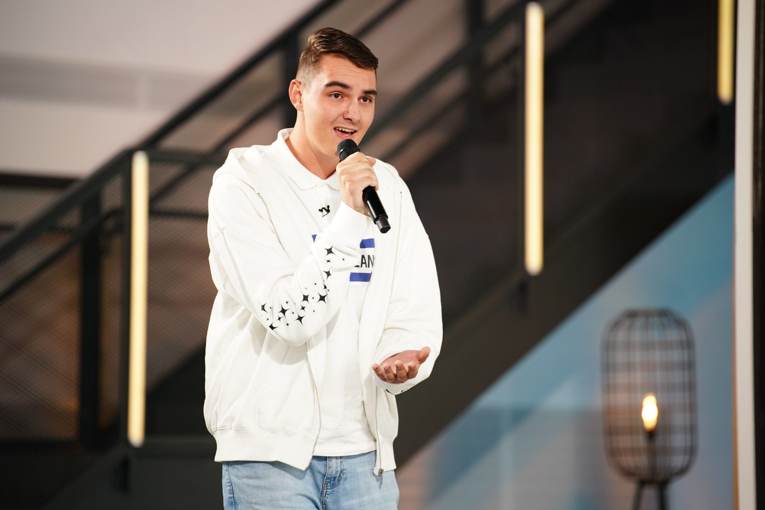 Casting-Halbzeit bei DSDS: Bühne frei für bunte Kostüme, feuriges ...
