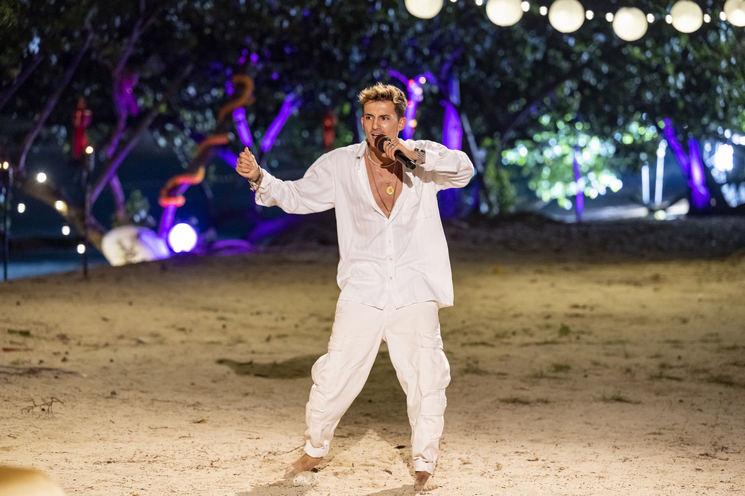 Peris Achilleas Grigoriadis (24) aus Pleidelsheim singt „Sweat (A La La La la Long)” von Inner Circle