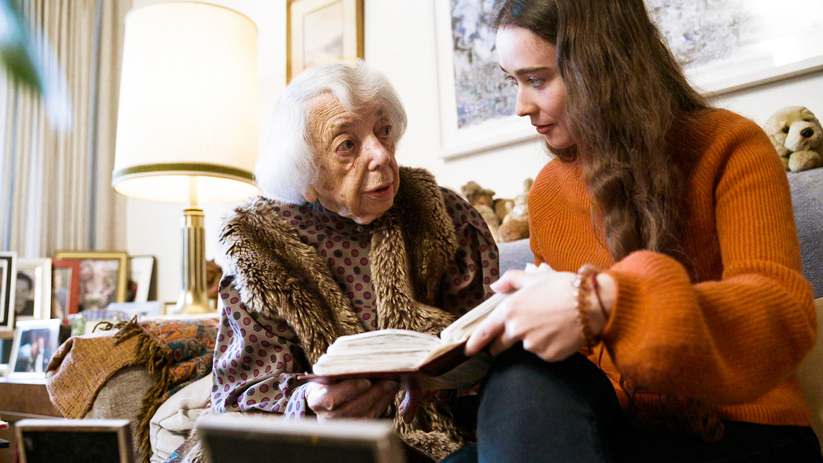 Dreharbeiten mit der Holocaustüberlebenden Margot Friedländer und Julia Anna Grob (Hauptrolle) 