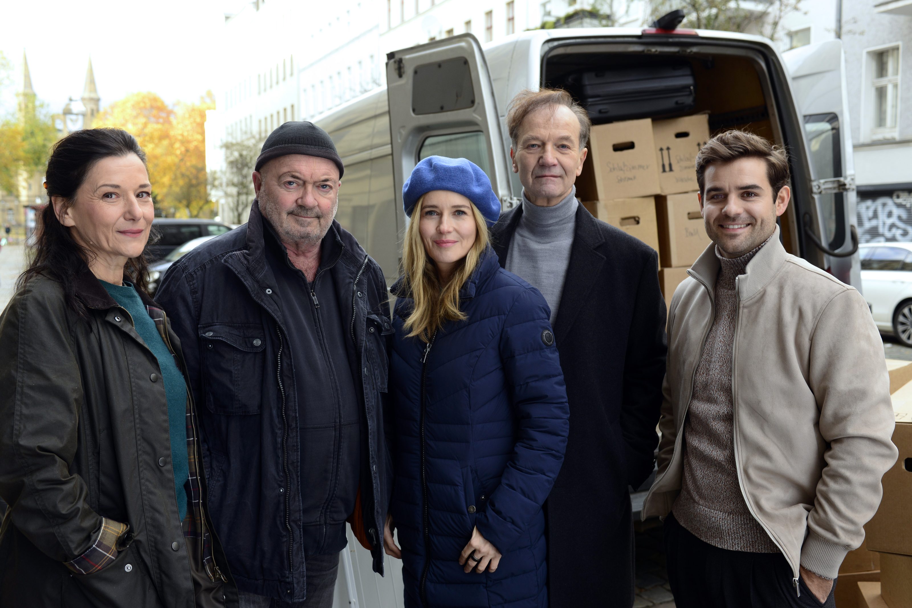 Drehstart der Folge FAST PERFEKTE MORDE (AT): v.l.n.r. Dr. Gabriele Simkeit (Eva Sixt), Otto Garber (Florian Martens), Linett Wachow (Stefanie Stappenbeck), Lothar Reddemann (Arnfried Lerche), Nils Makowski (Lucas Reiber)